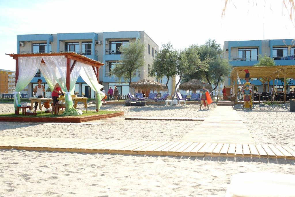 Blue Beach Studios Mamaia Exterior photo